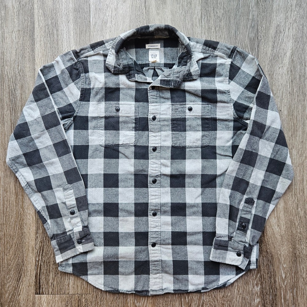 GAP Mens Medium Black Gray Buffalo Plaid Flannel Button Down Shirt Standard Fit
